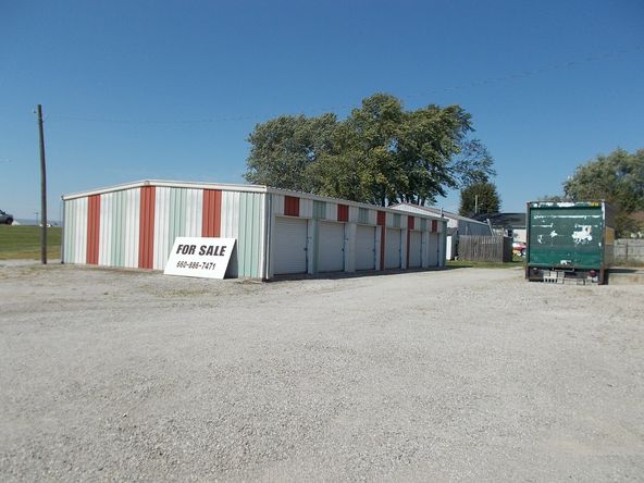 975 W Jackson St, Marshall, MO 65340